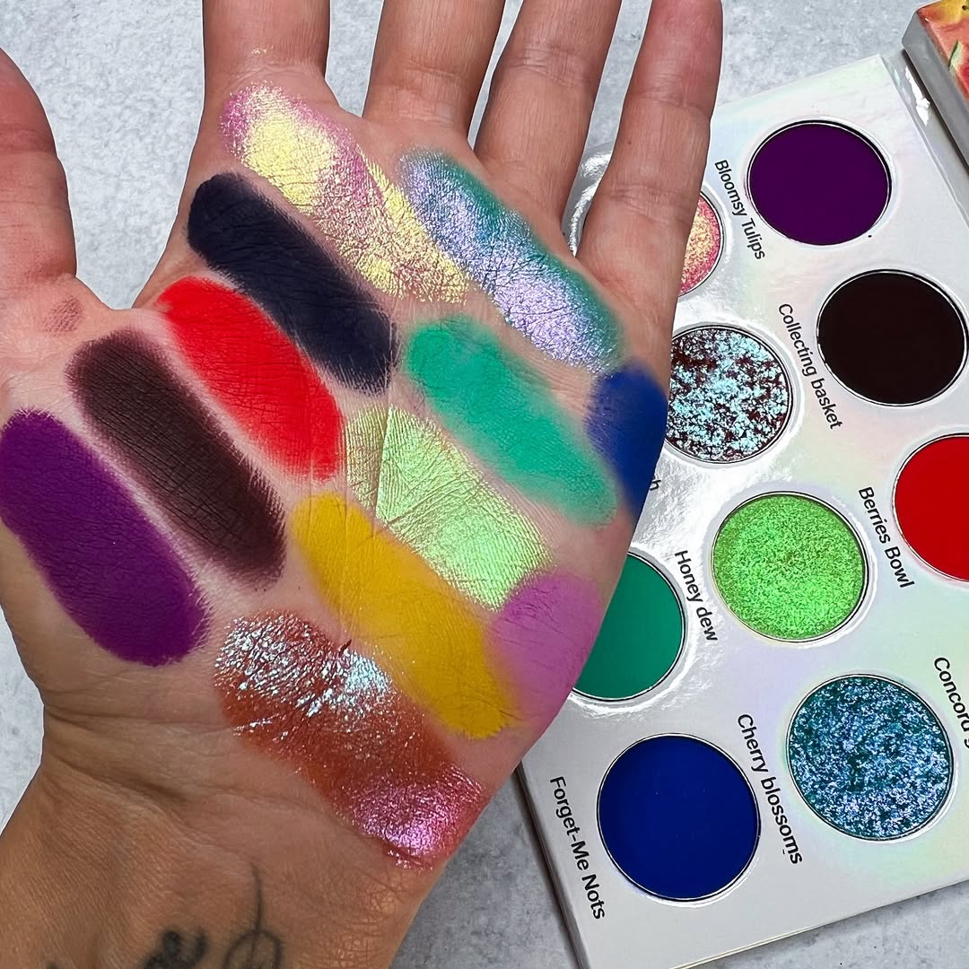 BLOOMING BASKET EYESHADOW PALETTE [NON MAGNETIC]