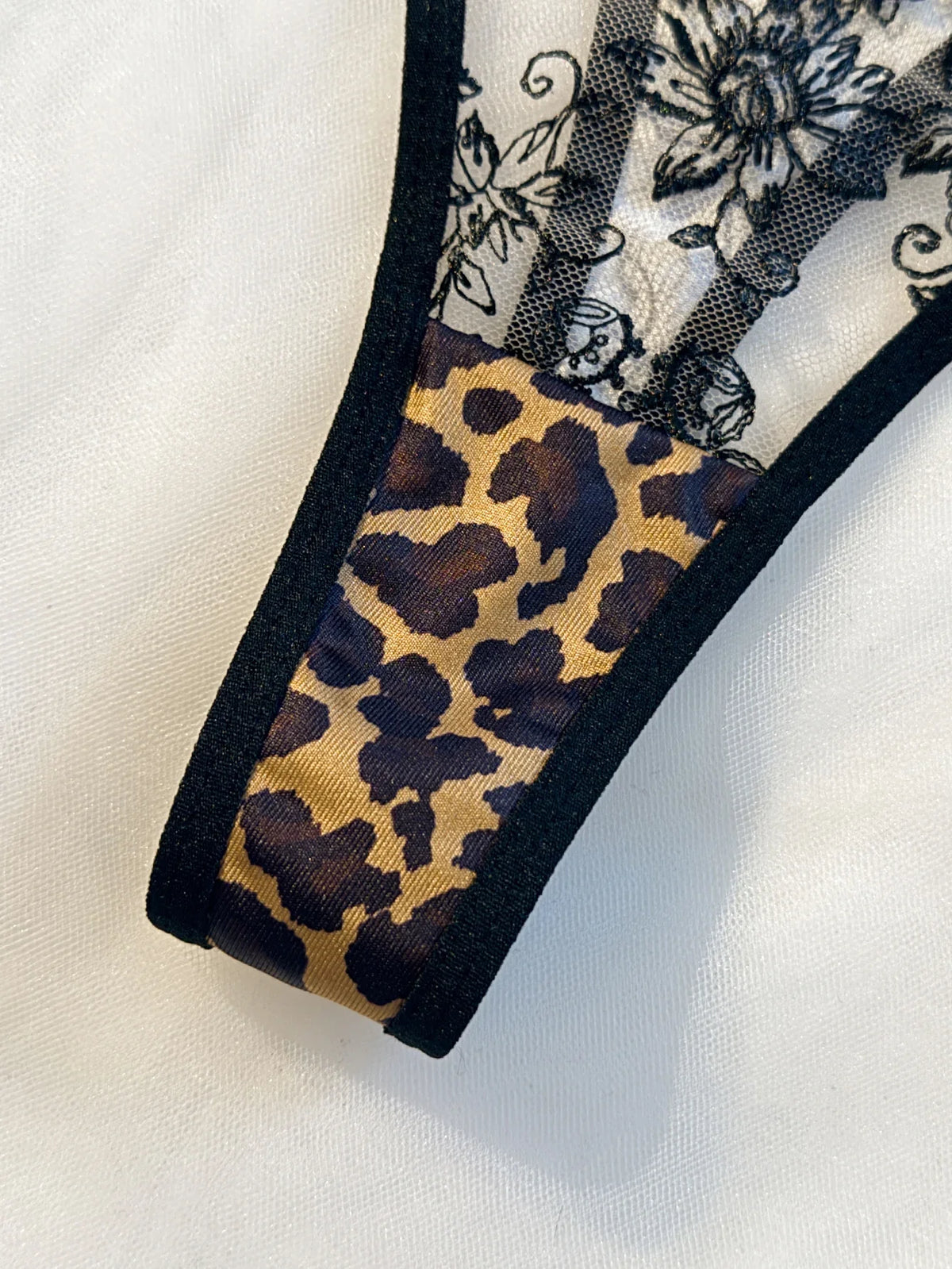 Classic Leopard Print Floral Lace Lingerie Set Underwire Bra With Matching Thong Women Sexy Intimates ZA825120